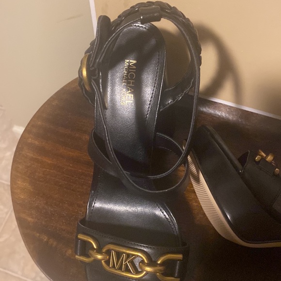 Michael KORS - Picture 6 of 8